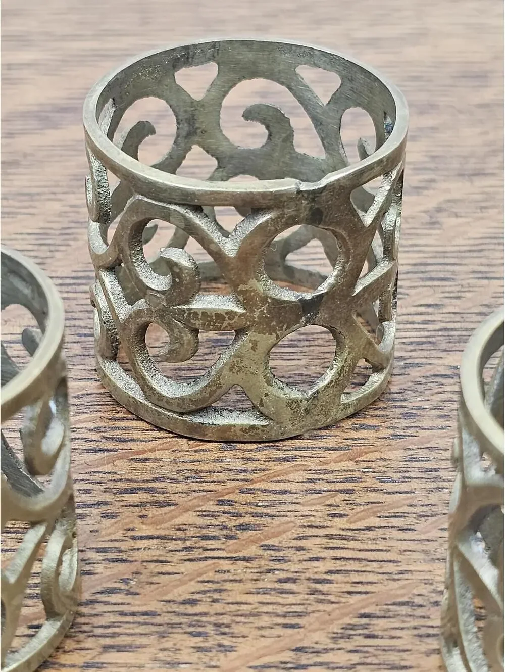Vintage Brass Napkin Rings Set of 4 Scroll Filigree Table Decor